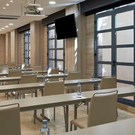 Hotell Nh Artes 4*