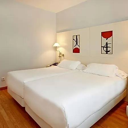 Hotel Nh Artes 4*