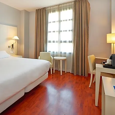 Hotel Nh Artes 4*