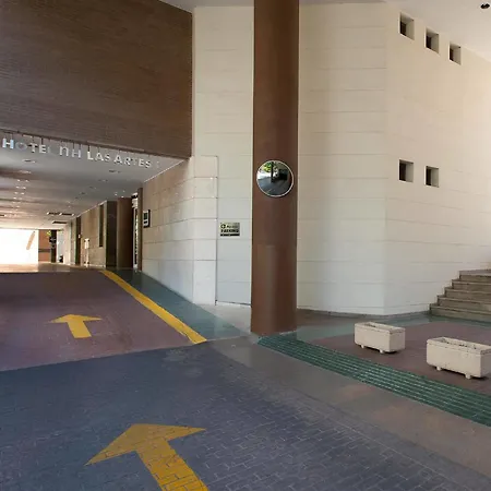Hotell Nh Artes 4*