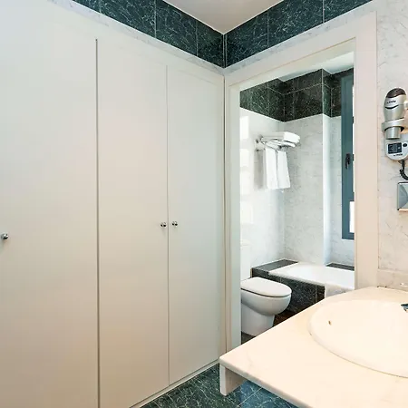 Nh Artes Hotel 4*