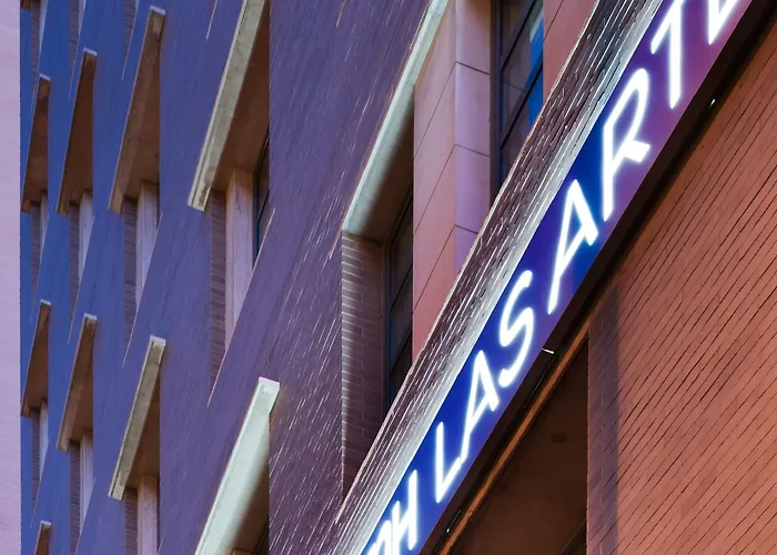 Hotel Nh Artes 4*