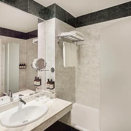 Nh Artes Hotel 4*